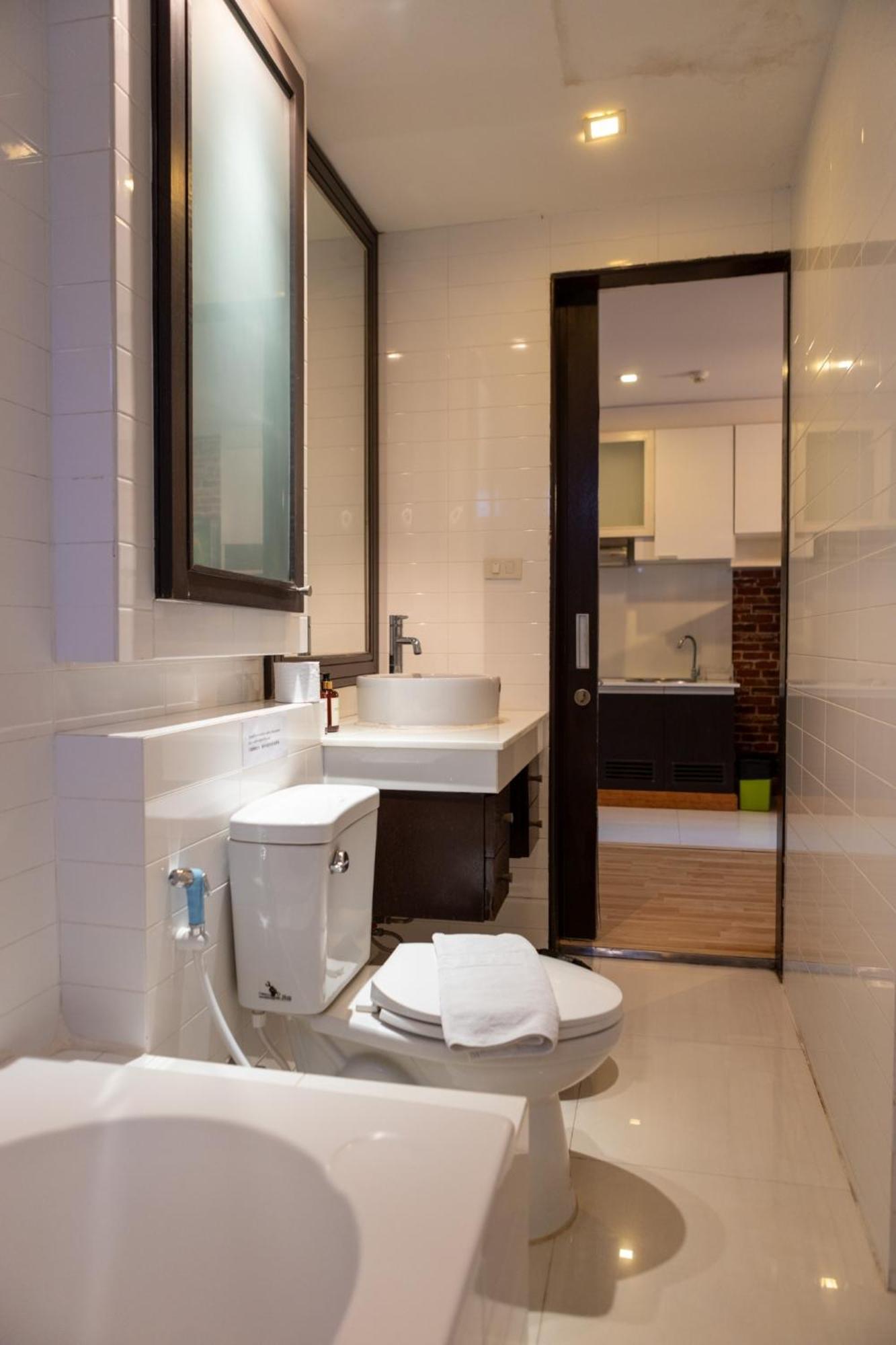 Go Inn Thonglor 23 โกอินน์ ทองหล่อ 23 X Бангкок Экстерьер фото